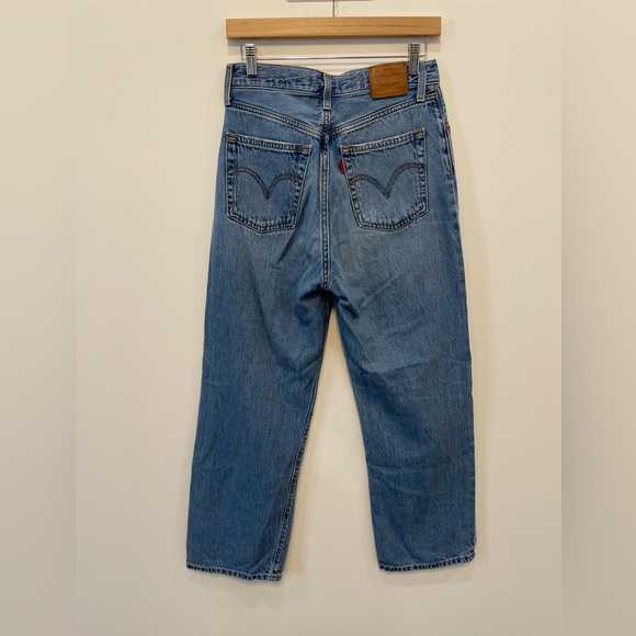 Levi’s Premium Ribcage Straight Ankle Jeans - Picture 4 of 5